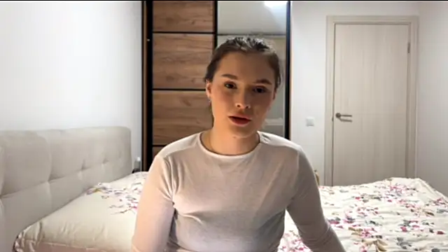 Snapshot of KellieErck chatting on 10-02-25, 06:11 KellieErck online show from 10-02-25, 06:11