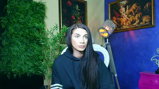 nicolepalmer online show from 11-19-25, 01:22