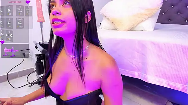 MiaStevenss online show from 10-18-25, 04:03