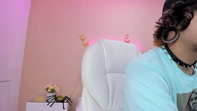 Snapshot of Kaoz_23_ chatting on 10-19-25, 01:03 Kaoz 23  online show from 10-19-25, 01:03