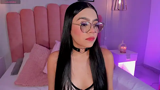 mara swan  online show from 11-28-25, 07:25