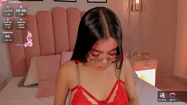 mara swan  online show from 12-18-25, 07:18