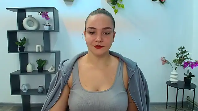 OliviaMontgommery online show from 10-06-25, 05:19