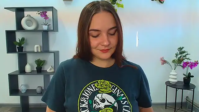 OliviaMontgommery online show from 10-05-25, 05:31