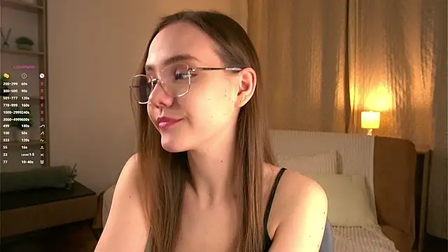 SweetSaraPie online show from 04-13-26, 06:12