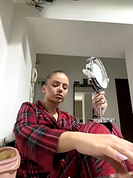 Snapshot of VikaFever chatting on 10-22-25, 02:33 VikaFever online show from 10-22-25, 02:33