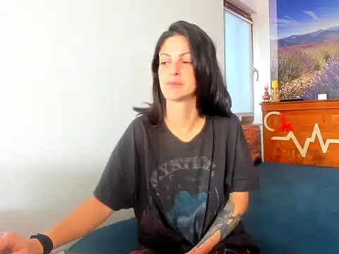 anissawhitenss online show from 10-21-25, 07:52