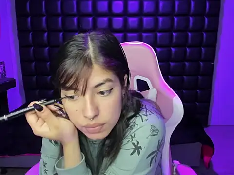 Violetta Swett  online show from 12-05-25, 01:21