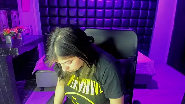 Violetta Swett  online show from 12-16-25, 11:58