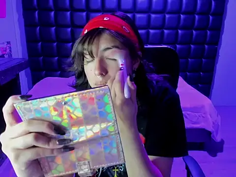 Violetta Swett  online show from 12-15-25, 11:27