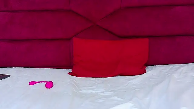Valentina Rose1 online show from 10-14-25, 08:09