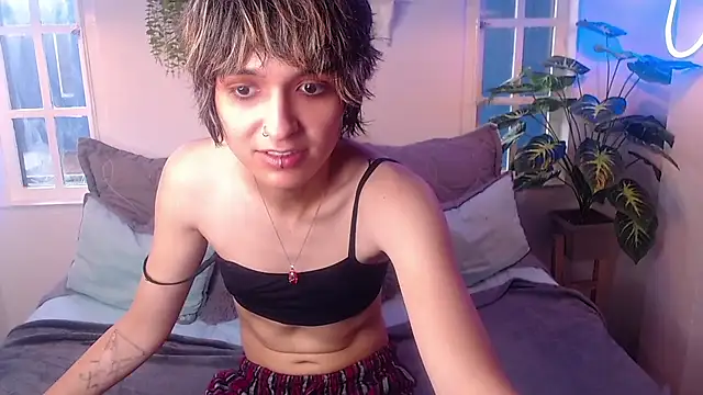 noellee   online show from 10-21-25, 01:54