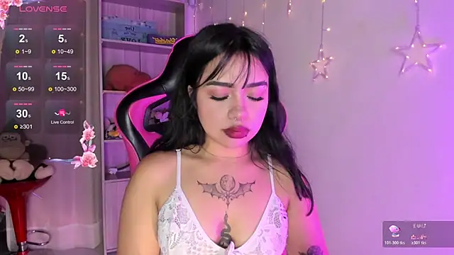 Snapshot of emma_soffia chatting on 02-06-26, 10:28 emma soffia online show from 02-06-26, 10:28