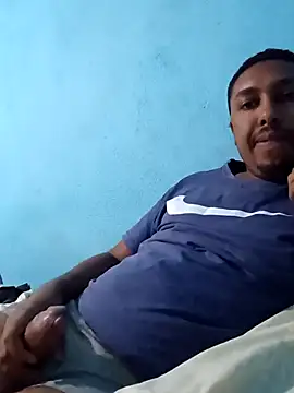 Snapshot of MorangoDoAmor53 chatting on 11-12-25, 07:01 MorangoDoAmor53 online show from 11-12-25, 07:01