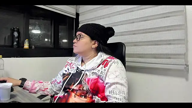 Xander Taylor  online show from 10-16-25, 04:10