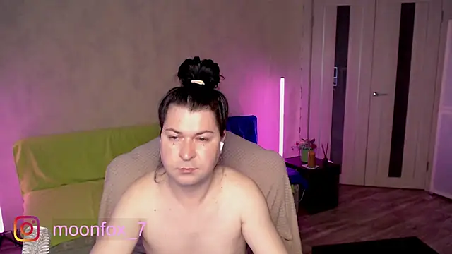 Snapshot of micromouse_mo chatting on 05-08-26, 01:53 micromouse mo online show from 05-08-26, 01:53