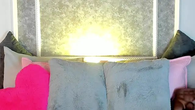  victoriaa  lois online show from 11-22-25, 10:08