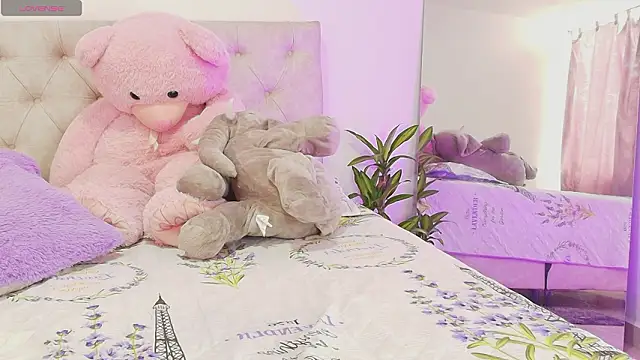 SoofiKiss online show from 03-11-26, 06:57