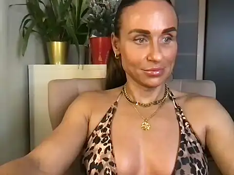 GluteQueenE online show from 12-22-25, 10:43