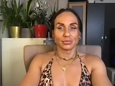 GluteQueenE online show from 12-18-25, 04:11