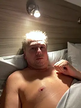 Snapshot of Sklavekay chatting on 10-29-25, 08:52 Sklavekay online show from 10-29-25, 08:52