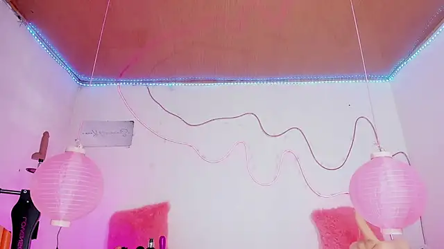 shannon kinne  online show from 12-16-25, 01:37