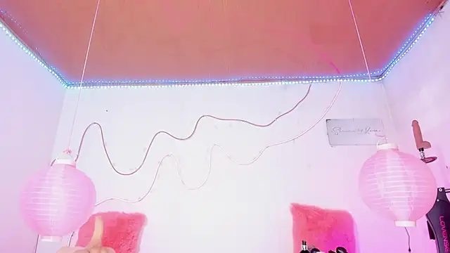 shannon kinne  online show from 12-14-25, 01:17