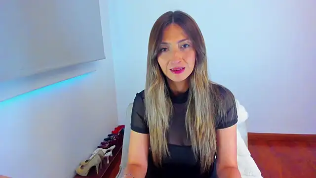 Snapshot of Velourmuse chatting on 06-11-26, 11:02 Velourmuse online show from 06-11-26, 11:02