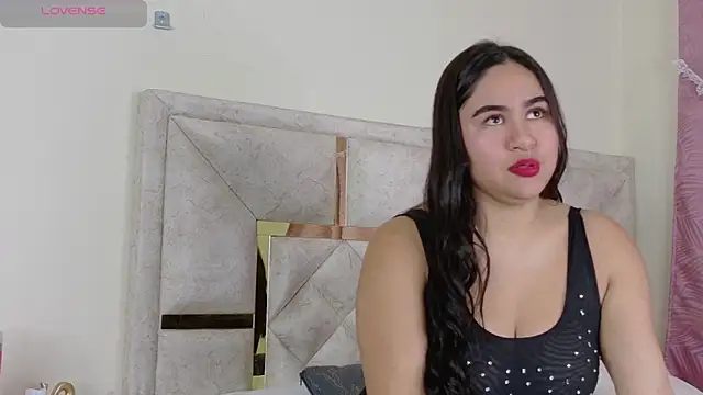 Mia belmontt online show from 10-22-25, 08:08