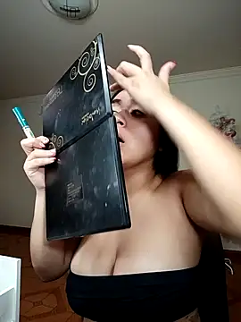 Mia belmontt online show from 12-03-25, 04:50