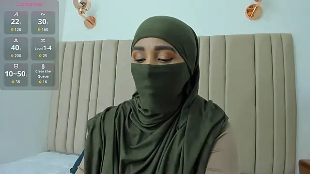 Snapshot of _alishaa_c chatting on 10-10-25, 01:50 alishaa c online show from 10-10-25, 01:50