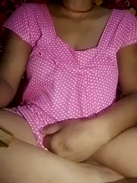 CUT MOM online show from 10-21-25, 04:06