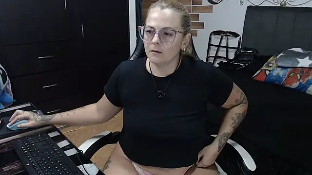 perlagoloza05 online show from 07-28-26, 03:36