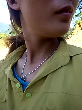 Snapshot of hanghuong chatting on 10-05-25, 07:54 hanghuong online show from 10-05-25, 07:54