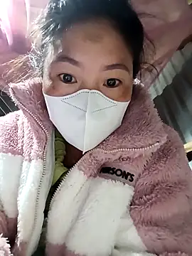 Snapshot of hanghuong chatting on 11-01-25, 11:42 hanghuong online show from 11-01-25, 11:42