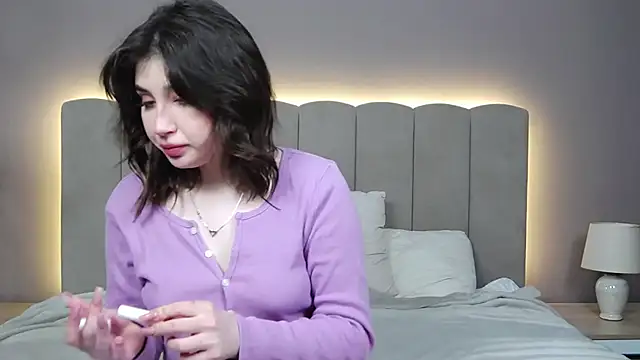 DianaMello online show from 10-22-25, 04:01
