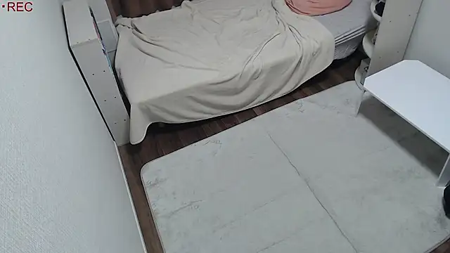 mirror x room online show from 12-22-25, 09:20