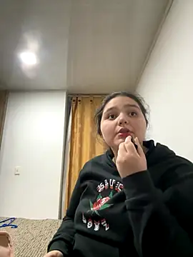 CristalUwU online show from 10-03-25, 11:17