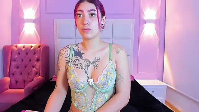 ZammyRossee online show from 02-10-26, 03:16