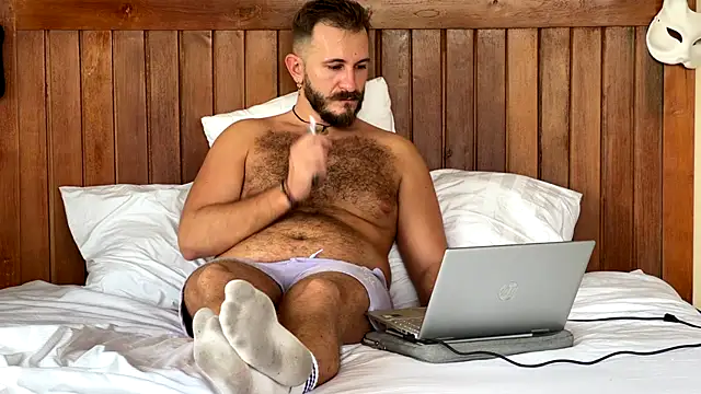 Snapshot of mrmaxiy chatting on 07-19-26, 05:27 mrmaxiy online show from 07-19-26, 05:27