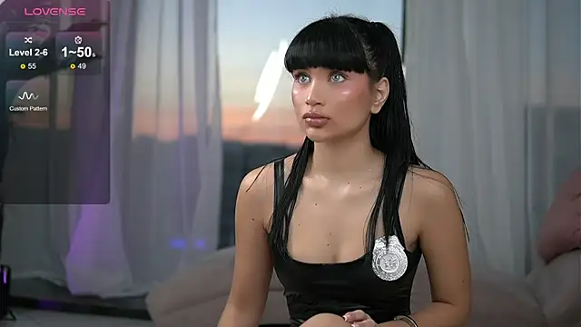 MysticLayla online show from 10-31-25, 04:42