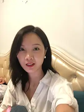 Snapshot of Mile-m chatting on 06-01-26, 03:11 Mile-m online show from 06-01-26, 03:11