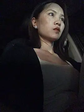 Snapshot of Mile-m chatting on 04-20-26, 03:24 Mile-m online show from 04-20-26, 03:24
