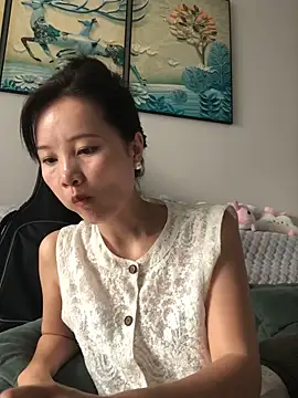 Snapshot of Mile-m chatting on 06-02-26, 07:30 Mile-m online show from 06-02-26, 07:30