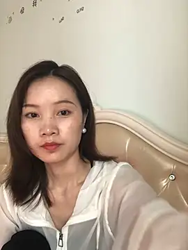 Snapshot of Mile-m chatting on 05-06-26, 03:43 Mile-m online show from 05-06-26, 03:43