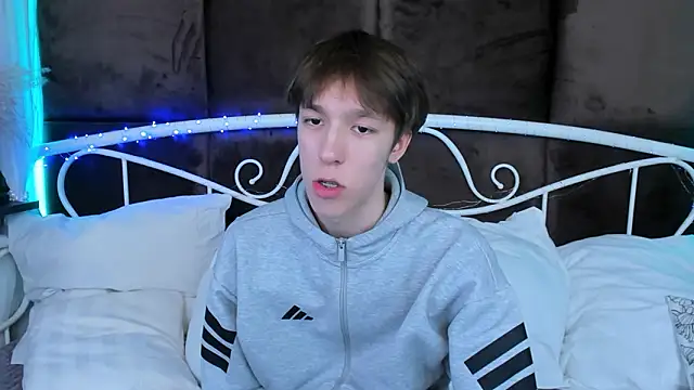 Snapshot of MarkBranston chatting on 02-04-26, 03:51 MarkBranston online show from 02-04-26, 03:51