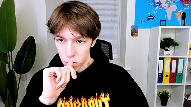 Snapshot of MarkBranston chatting on 02-27-26, 02:39 MarkBranston online show from 02-27-26, 02:39