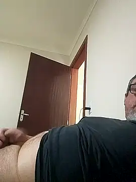 Snapshot of bozocwb chatting on 10-03-25, 12:28 bozocwb online show from 10-03-25, 12:28