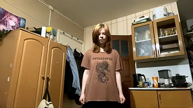 AnitaVanruiten online show from 10-21-25, 04:23