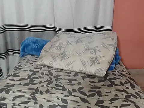 BlackBerry 06 online show from 11-21-25, 01:59